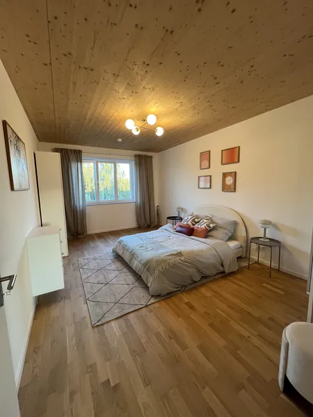 Neubau-Flair in Lichtenberg: 3-Zimmer-Wohnung mit Balkon — photo 1